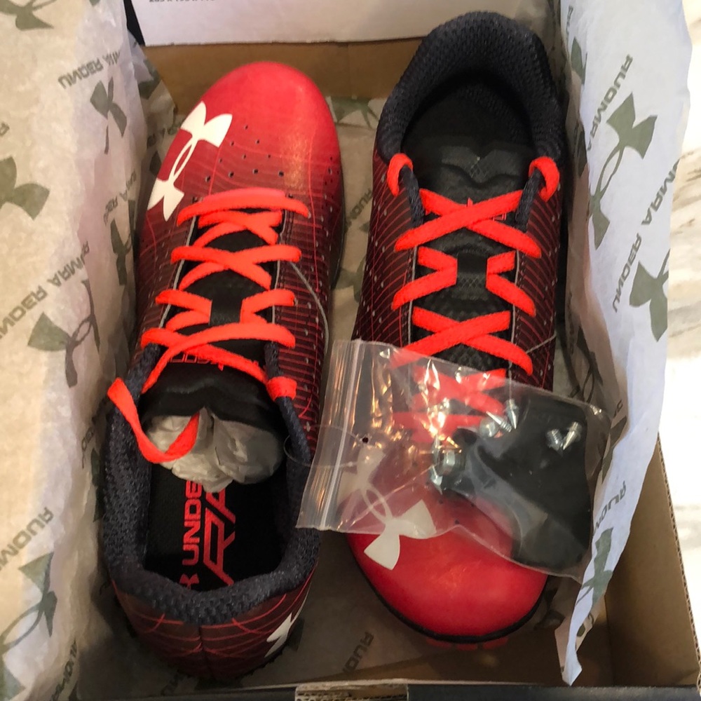 UA Kick Sprint 3 running sprinting spikes women’s 8.5